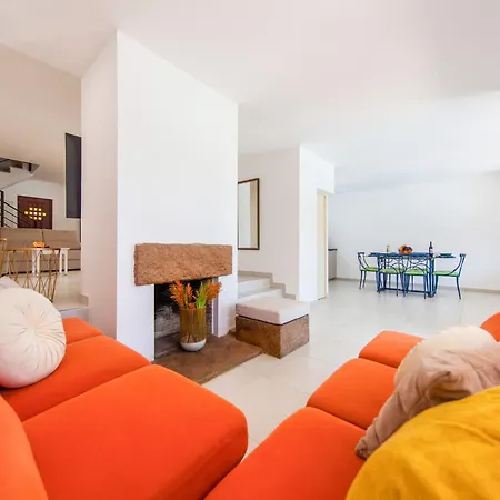 Villa In Albufeira Near Praia D'Oura Beach Villa *