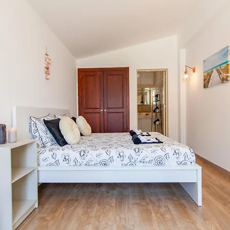Villa In Albufeira Near Praia D'Oura Beach * Albufeira