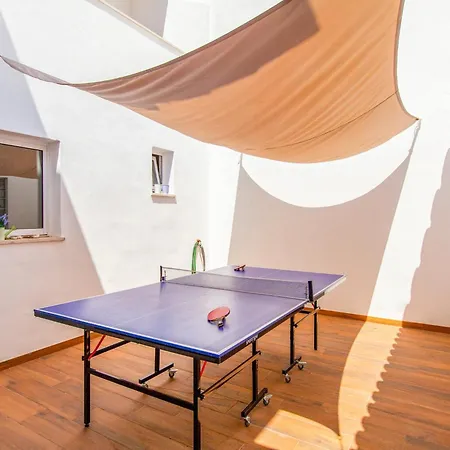 Villa In Albufeira Near Praia D'Oura Beach Villa *