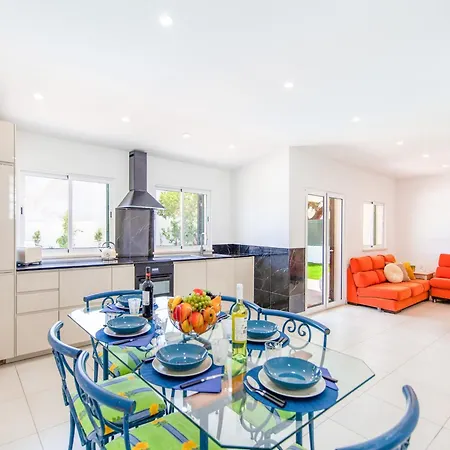 Villa In Albufeira Near Praia D'Oura Beach Villa