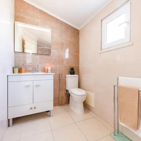 Villa In Albufeira Near Praia D'Oura Beach