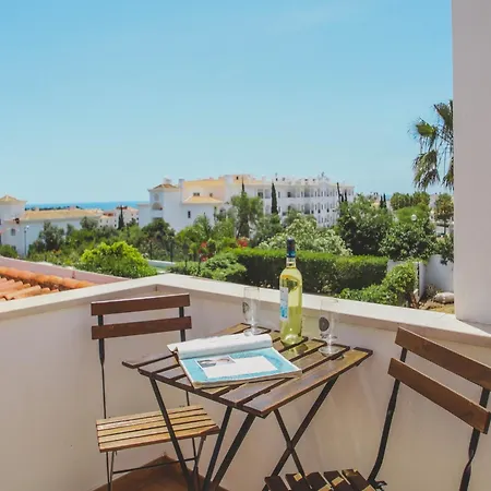 Villa In Albufeira Near Praia D'Oura Beach *