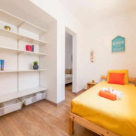 Villa In Albufeira Near Praia D'Oura Beach