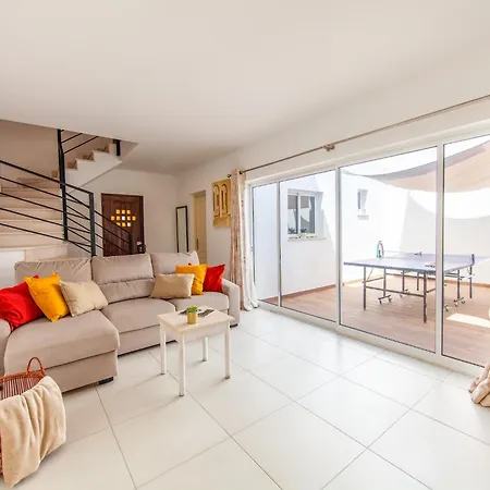 Villa Villa In Albufeira Near Praia D'Oura Beach *